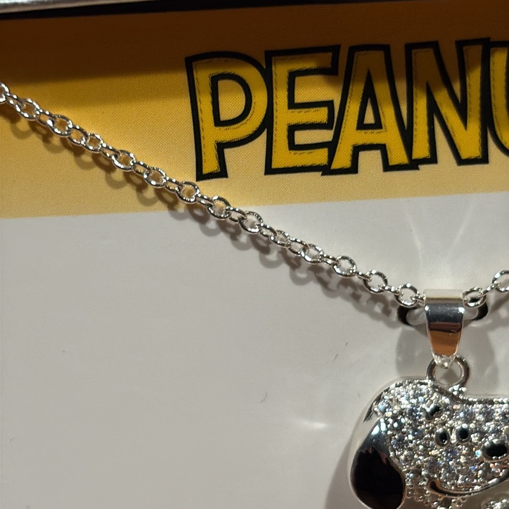 Peanuts Snoopy cubic zirconia necklace - Picture 12 of 16